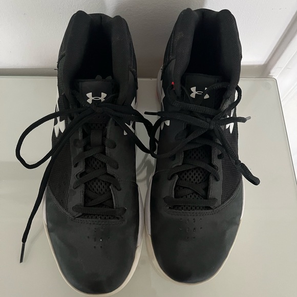 Womens Basketball Shoes - Picture 3 of 5